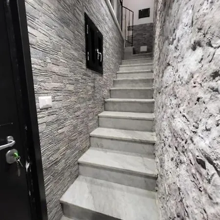 House Vetriera شقة