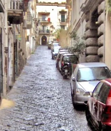 House Vetriera * نابولي