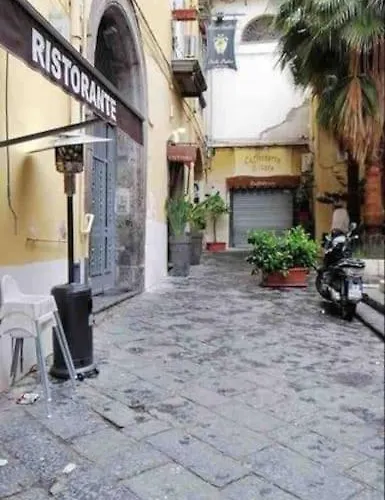 House Vetriera * نابولي
