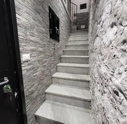 House Vetriera شقة