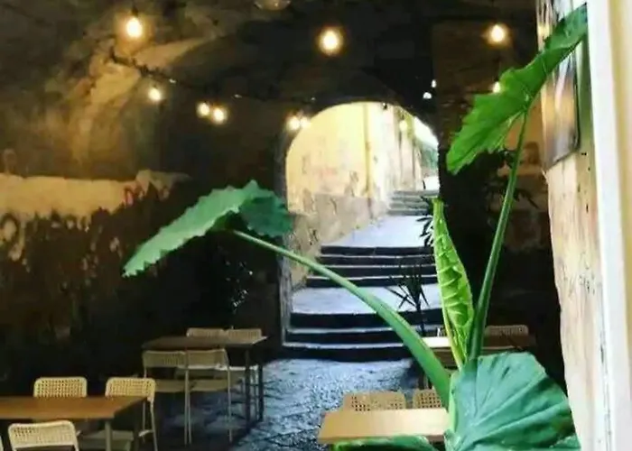 House Vetriera * نابولي