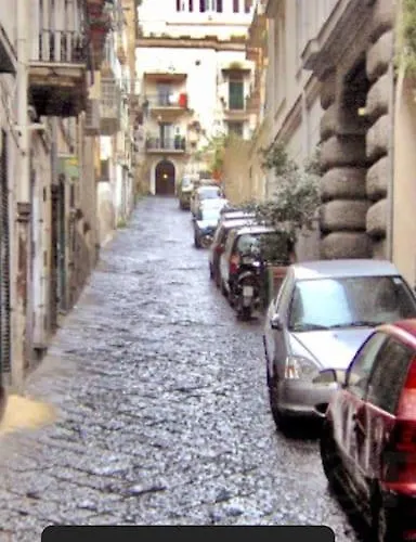 House Vetriera * نابولي
