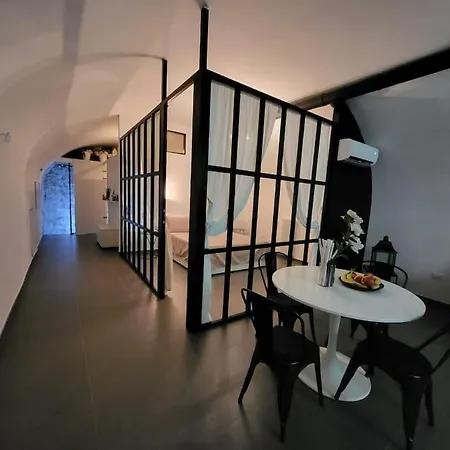 House Vetriera *